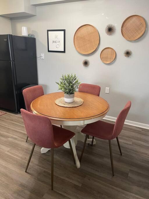 The Bernice - 2 Bedroom Apt In Quilt Town, Usa Hamilton Экстерьер фото