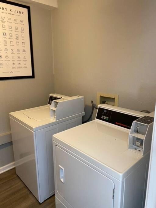 The Bernice - 2 Bedroom Apt In Quilt Town, Usa Hamilton Экстерьер фото